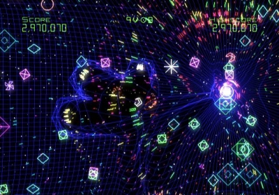 Screen ze hry Geometry Wars: Galaxies