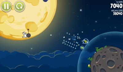 Screen ze hry Angry Birds Space