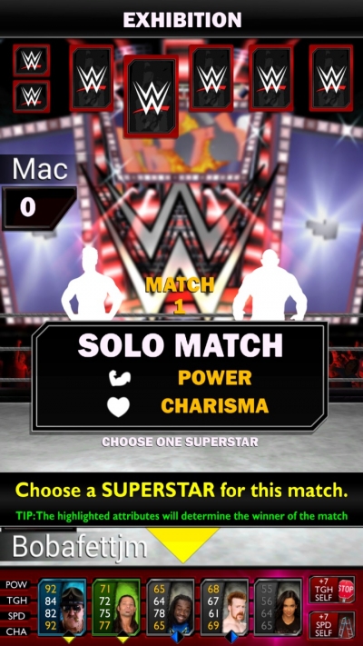 Screen ze hry WWE SuperCard