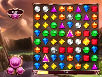 Screen ze hry Bejeweled Blitz