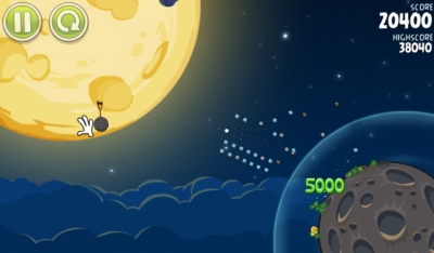 Screen ze hry Angry Birds Space