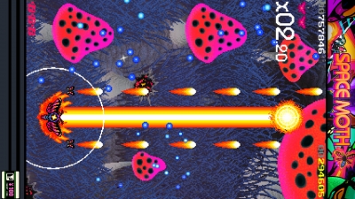 Screen ze hry Space Moth: Lunar Edition
